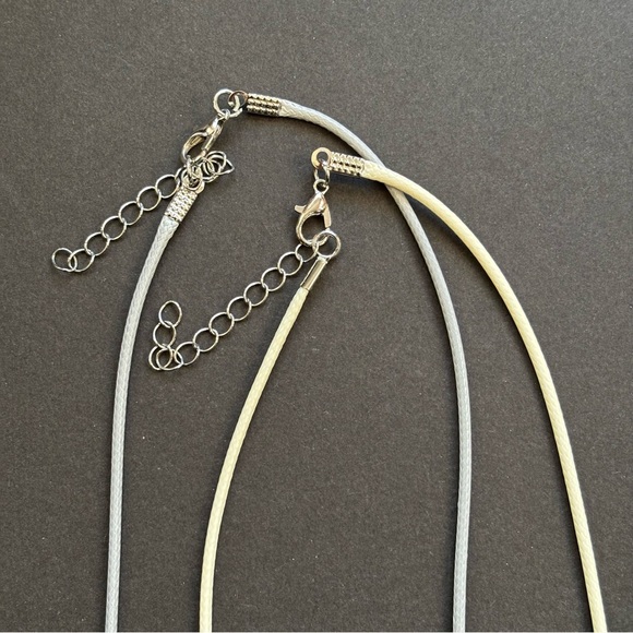 🌈 Howlite Obelisk Pendant Necklaces | Set of 2 - Picture 3 of 5